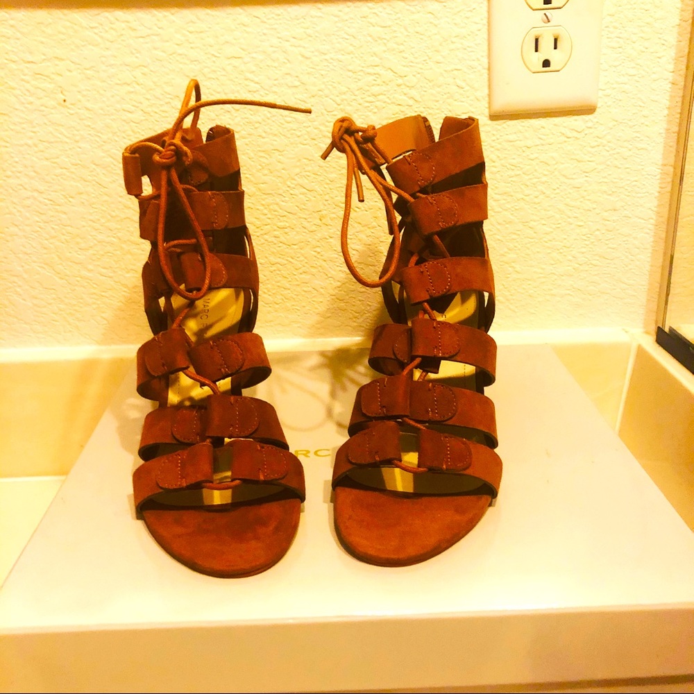 Sandal